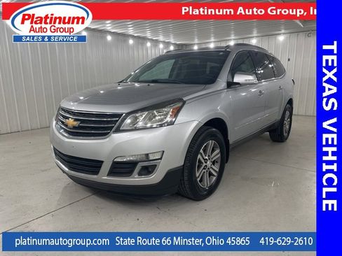 Used 2017 Chevrolet Traverse LT image 1