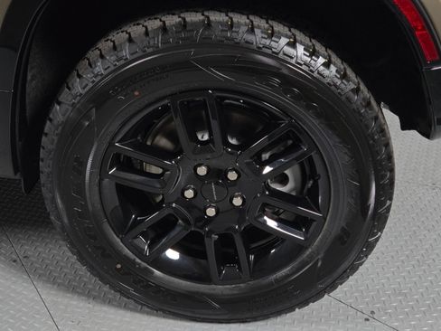 New 2026 Land Rover Defender 110 X-Dynamic SE AWD/4WD image 10