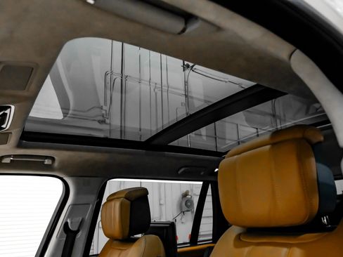 Used 2019 Land Rover Range Rover Long Wheelbase Autobiography image 38