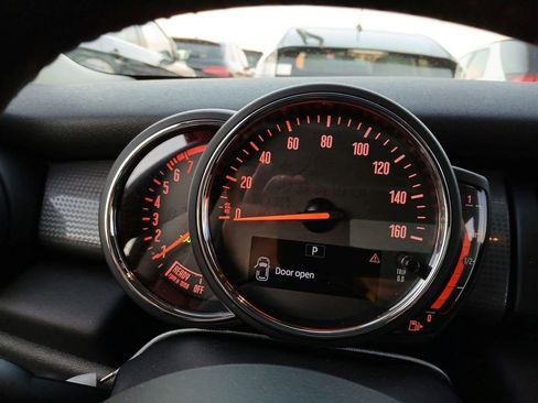 Used 2019 MINI Cooper 2-Door Hardtop w/ Signature Upholstery Package image 2