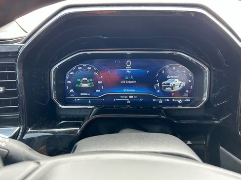 Used 2023 Chevrolet Silverado 1500 LT Trail Boss w/ Convenience Package II image 19