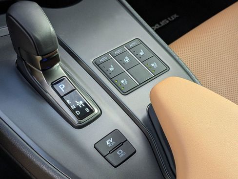 Certified 2025 Lexus UX 300h FWD w/ Accessory Package (Z1) image 16