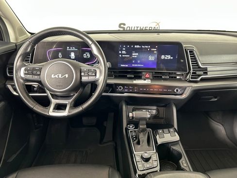 Used 2023 Kia Sportage EX image 18