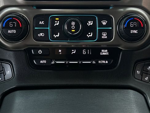 Used 2020 GMC Yukon XL Denali image 32