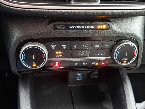 Used 2022 Ford Escape SE w/ Convenience Package image 16