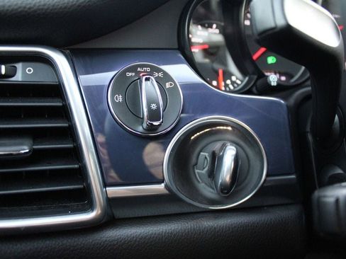 Used 2016 Porsche Panamera Edition image 29