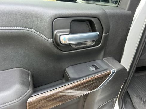 Used 2021 Chevrolet Silverado 1500 LT Trail Boss image 40