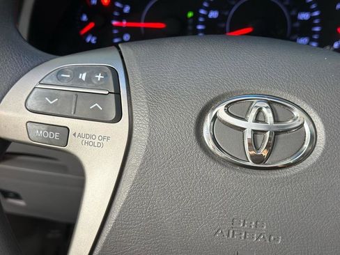 Used 2010 Toyota Camry SE FWD image 23