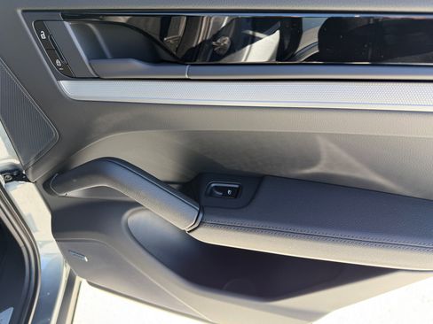 New 2026 Porsche Cayenne image 19