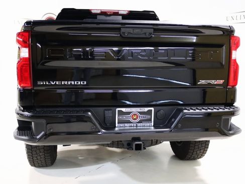 Used 2022 Chevrolet Silverado 1500 ZR2 w/ Technology Package image 30