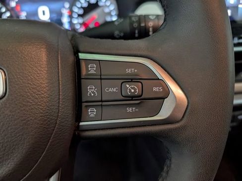 Used 2025 Jeep Compass Limited AWD/4WD image 17