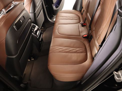 Used 2026 BMW X6 xDrive40i w/ Executive Package image 13