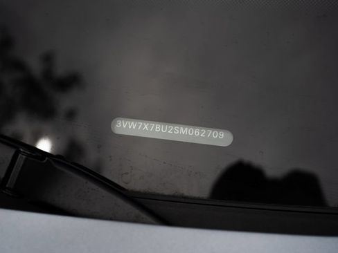 Used 2025 Volkswagen Jetta SE w/ Sunroof Package FWD image 30