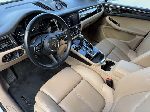Used 2024 Porsche Macan image 4