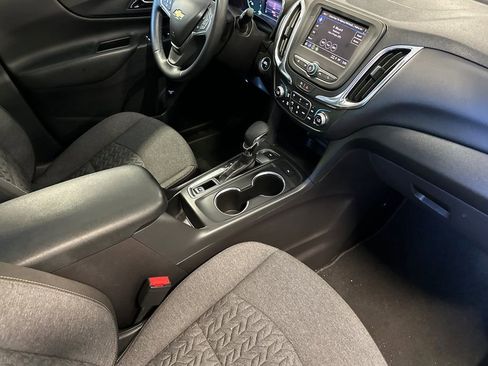 Used 2024 Chevrolet Equinox LT AWD/4WD image 16