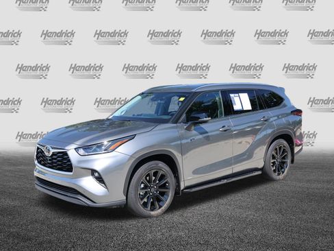 Used 2026 Toyota Highlander Limited AWD/4WD image 5