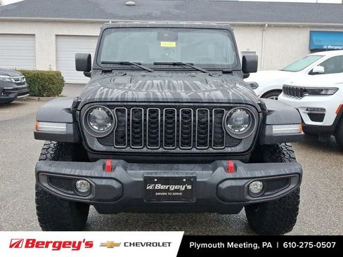 Used 2024 Jeep Wrangler Unlimited Rubicon image 3