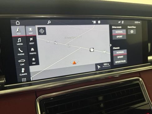 Used 2020 Porsche Panamera 4 AWD/4WD image 37
