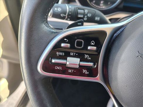 Used 2020 Mercedes-Benz GLC 300 image 8