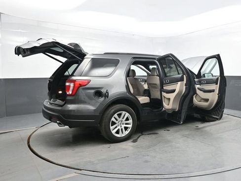 Used 2019 Ford Explorer XLT w/ Equipment Group 202A AWD/4WD image 49