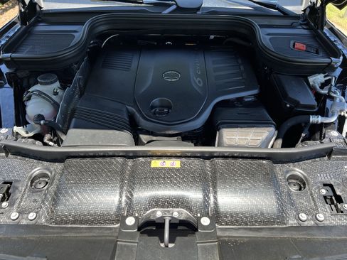 Certified 2025 Mercedes-Benz GLS 450 4MATIC image 36