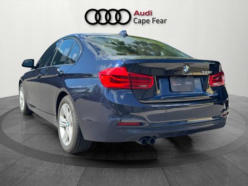 Used 2016 BMW 328i xDrive Sedan AWD/4WD image 3