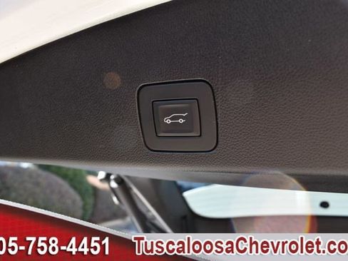 Used 2023 Buick Encore GX Essence w/ Experience Buick Package image 9