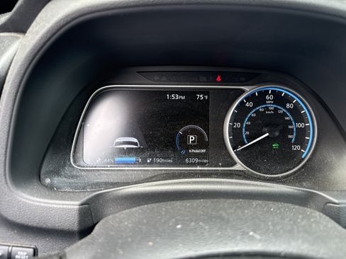Certified 2024 Nissan Leaf SV Plus FWD image 5