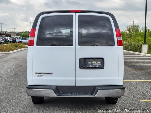 Used 2025 Chevrolet Express 3500 LT w/ LT Preferred Equipment Group RWD image 5