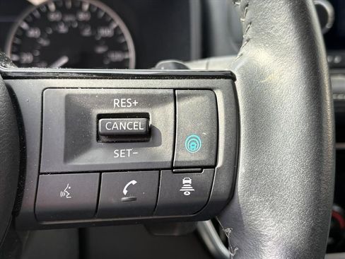 Used 2021 Nissan Rogue SV w/ Premium Package image 13