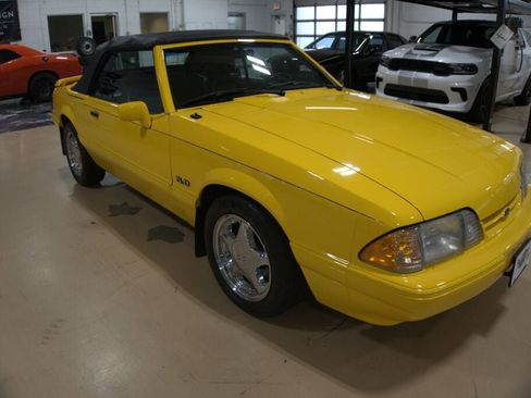 Used 1993 Ford Mustang LX image 7