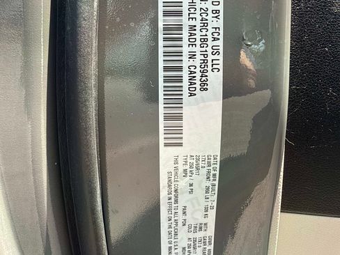 Used 2023 Chrysler Pacifica Touring-L FWD image 34