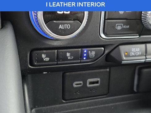 Used 2023 GMC Yukon AT4 image 30