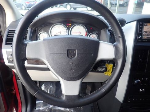 Used 2009 Dodge Grand Caravan SXT w/ Entertainment Group 2 image 8