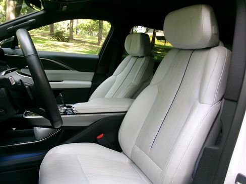 Used 2024 Cadillac Lyriq Sport AWD/4WD image 14