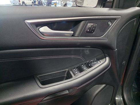 Used 2023 Ford Edge Titanium image 14