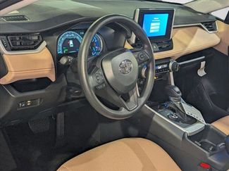 New 2025 Toyota RAV4 LE video 3