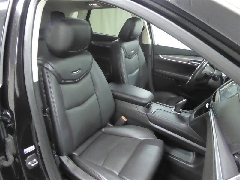 Used 2019 Cadillac XT5 Luxury FWD image 22