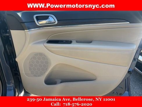 Used 2021 Jeep Grand Cherokee Limited w/ Luxury Group II image 38