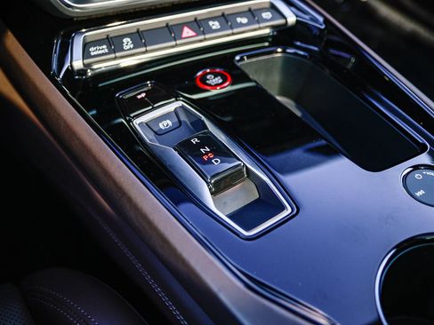 Used 2023 Audi e-tron GT Prestige image 23