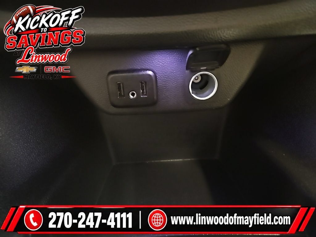 Used 2023 Chevrolet Traverse LS FWD image 23