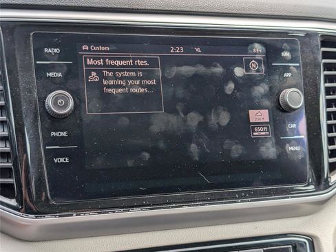 Used 2018 Volkswagen Atlas SEL Premium image 36