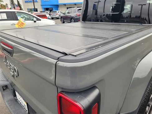 Used 2022 Jeep Gladiator Overland w/ Popular Equipment Package image 29