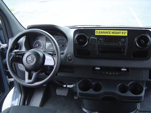 Used 2019 Mercedes-Benz Sprinter 144 image 10