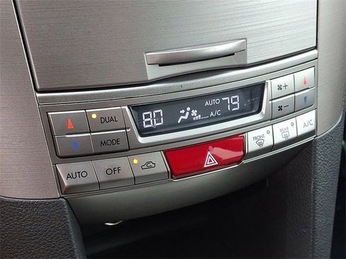 Used 2012 Subaru Outback 2.5i Limited image 15