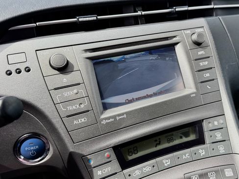 Used 2014 Toyota Prius Three w/ Solar Roof Package image 26