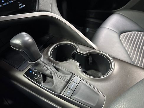 Used 2023 Toyota Camry SE image 18