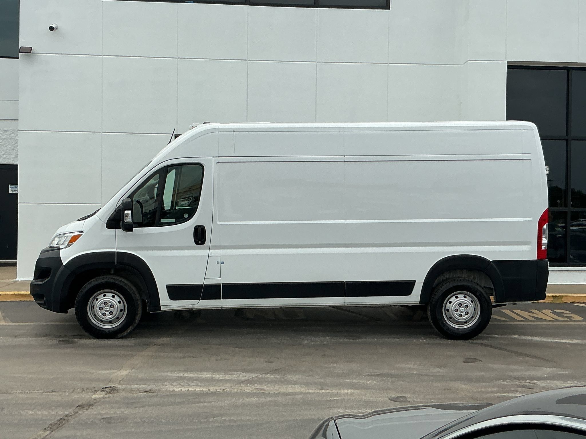 Used 2023 RAM ProMaster 2500 FWD image 5
