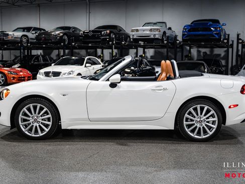 Used 2017 FIAT 124 Spider Lusso image 2