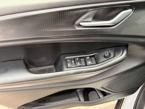 Used 2024 Jeep Grand Cherokee Laredo RWD image 23